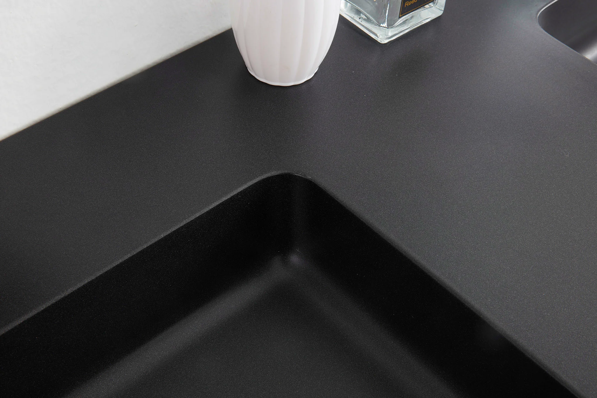 Väggmonterat handfat BA8014 av mineralgjutning - Image 13